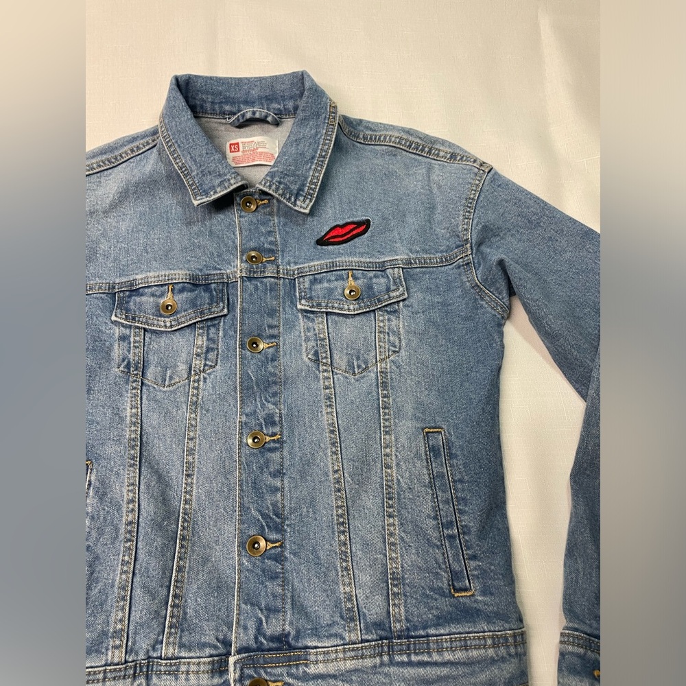 Women’s 1969 New York denim jacket with heart patch jacket stitched lips.Sz X/S - Picture 3 of 7